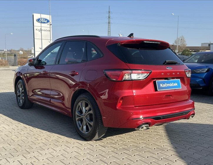 Ford Kuga SUV / Terénní 1,5 l 110 kw