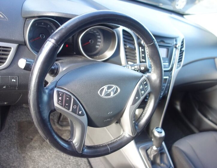 Hyundai i30 16