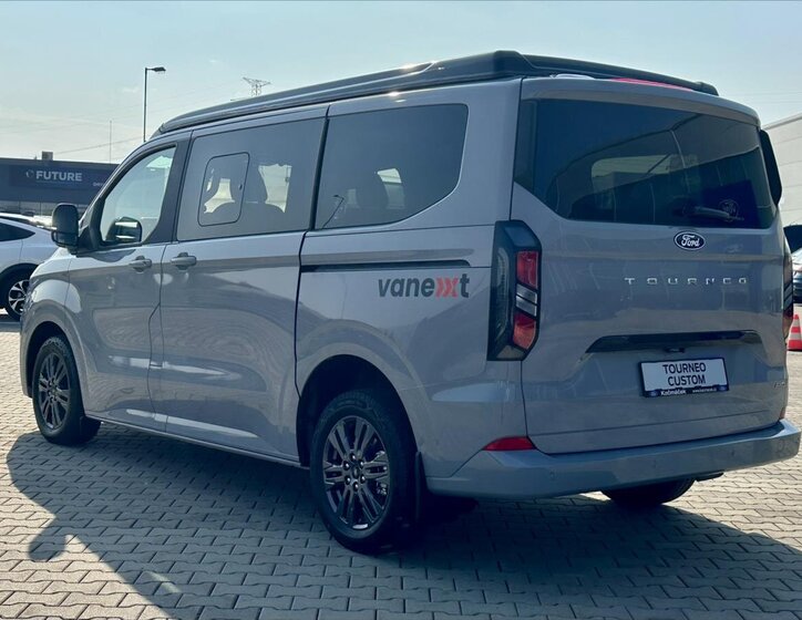 Ford Tourneo Custom 5