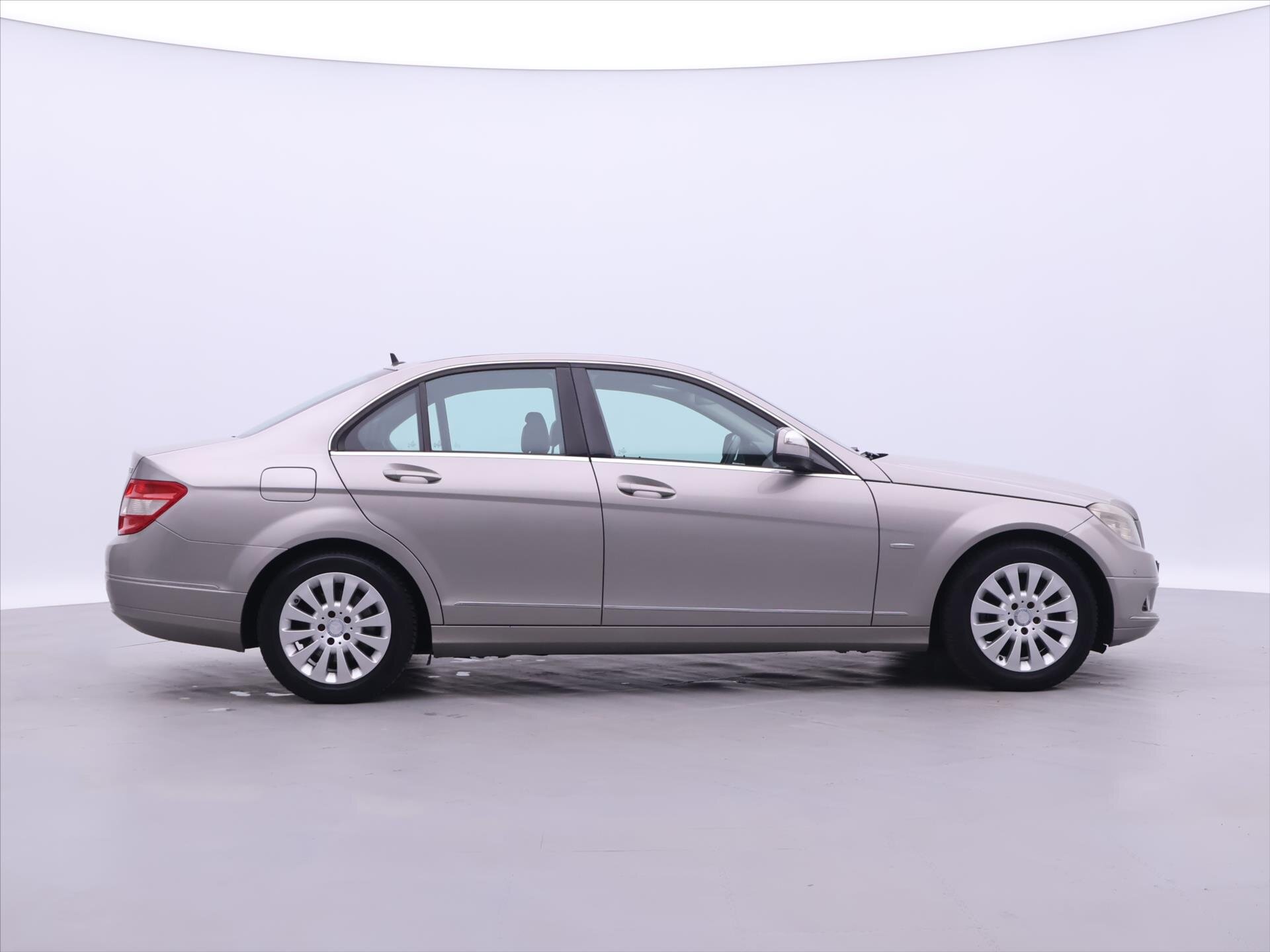 Mercedes-Benz Třídy C Sedan / Limuzína 2,1 l 125 kw