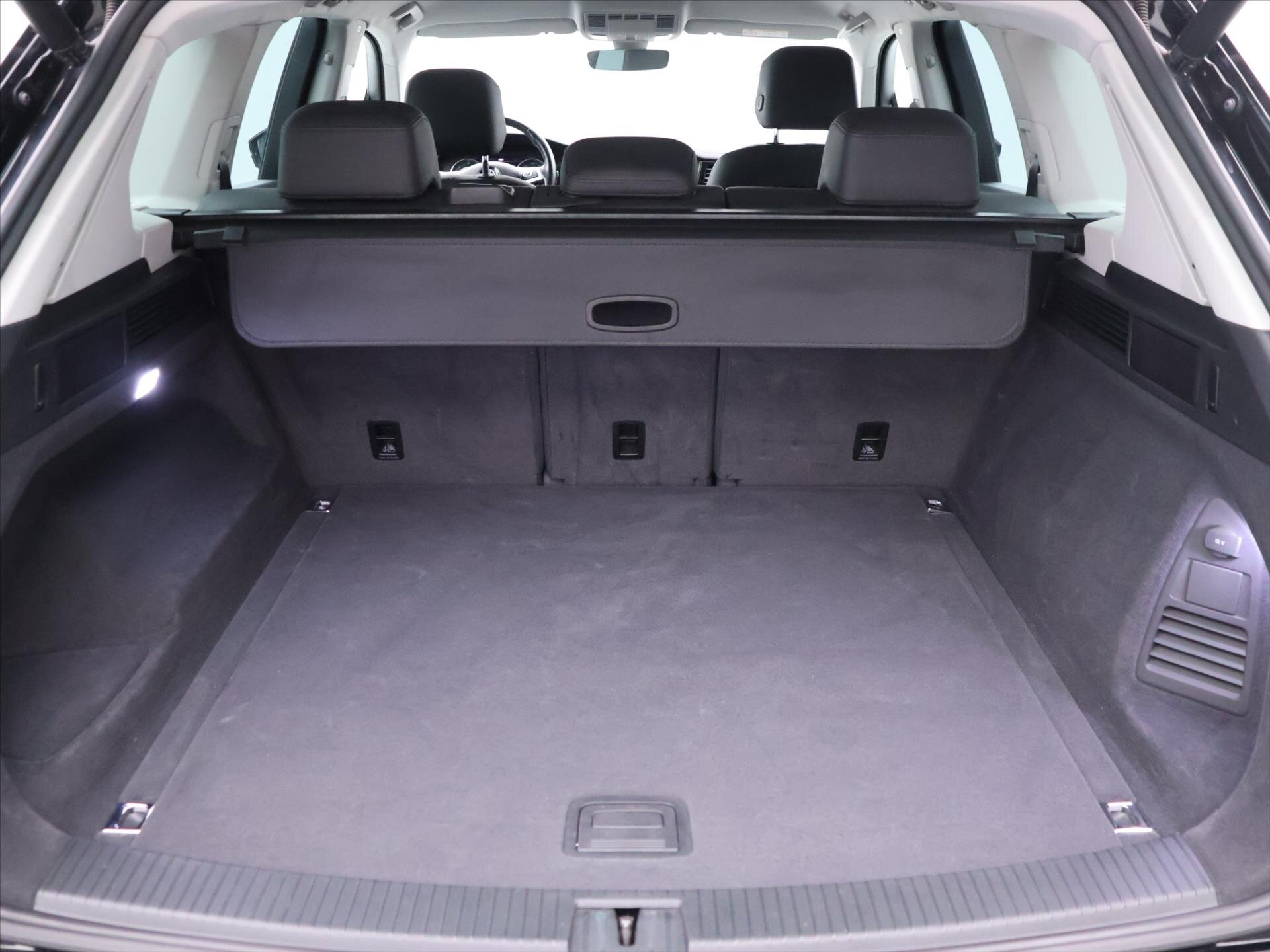 Volkswagen Touareg SUV / Terénní 3,0 l 170 kw