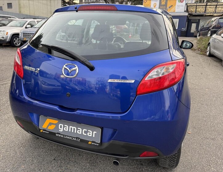 Mazda 2 11