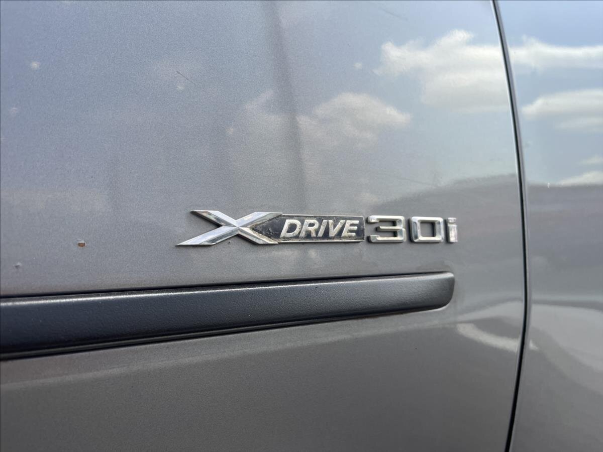 BMW X5 SUV 3,0 l 200 kw