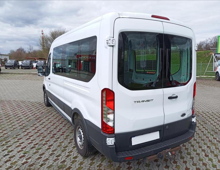 Ford Transit 8