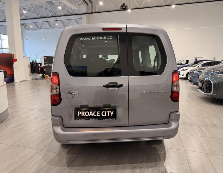 Toyota ProAce City Verso MPV 1,5 l 96 kw