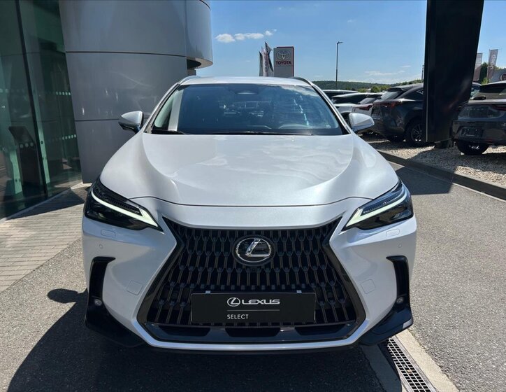 Lexus NX 350h SUV / Terénní 2,5 l 179 kw