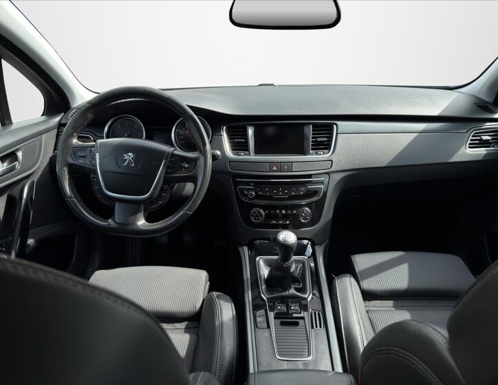 Peugeot 508 Sedan / Limuzína 2,0 l 120 kw