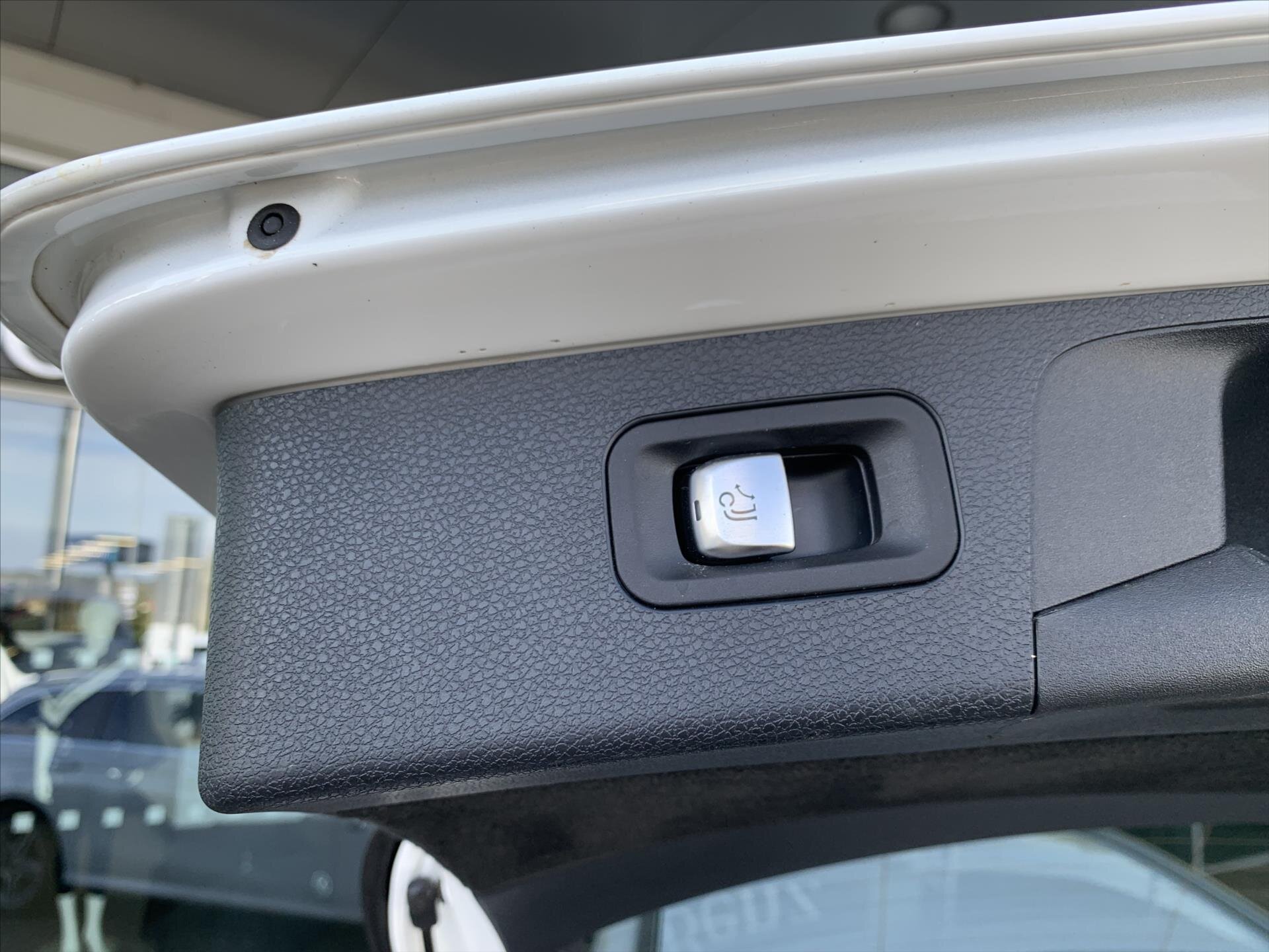 Mercedes-Benz Třídy E Kombi 2,0 l 143 kw