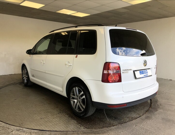 Volkswagen Touran 5