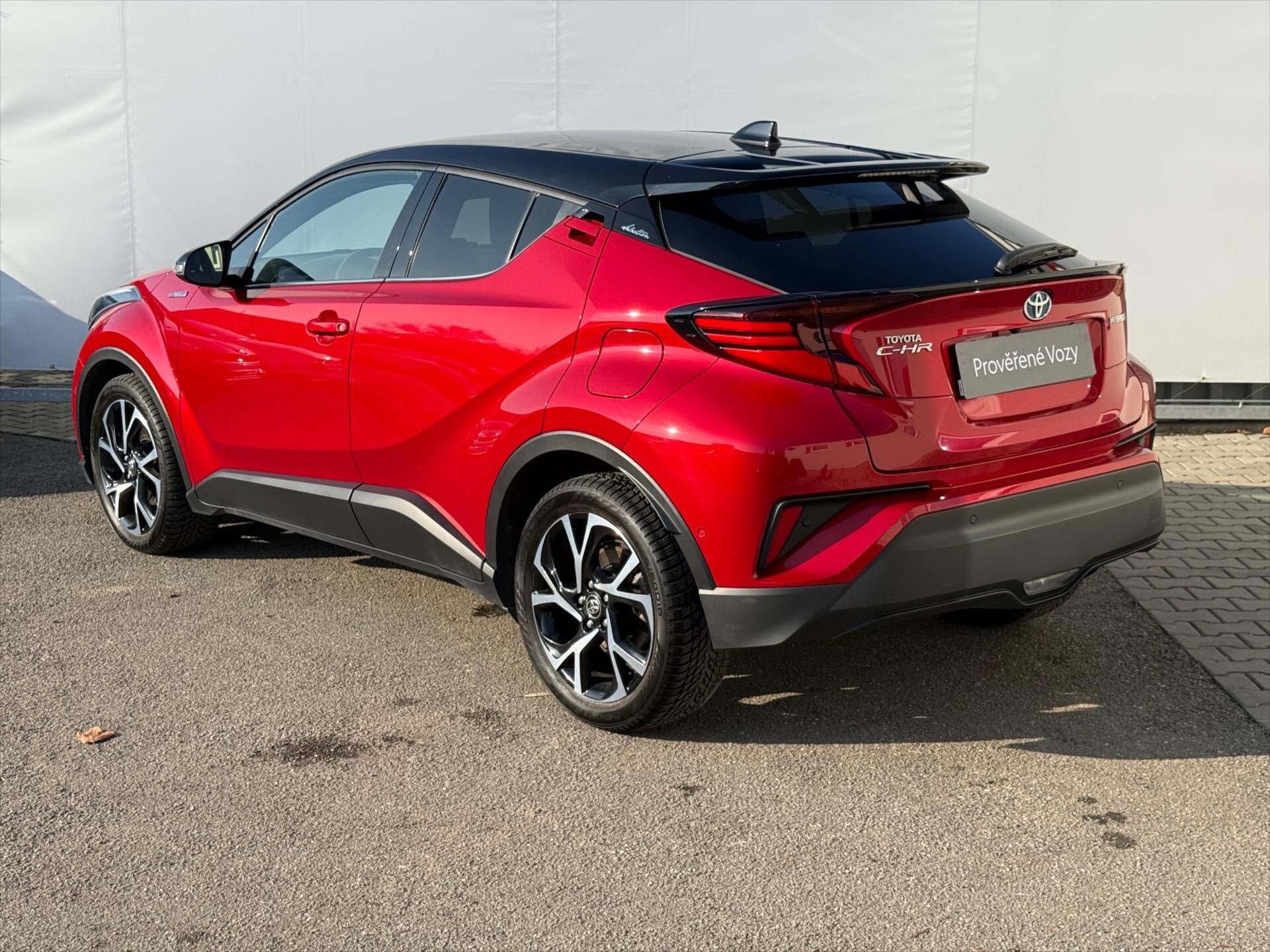 Toyota C-HR SUV 1,8 l 72 kw