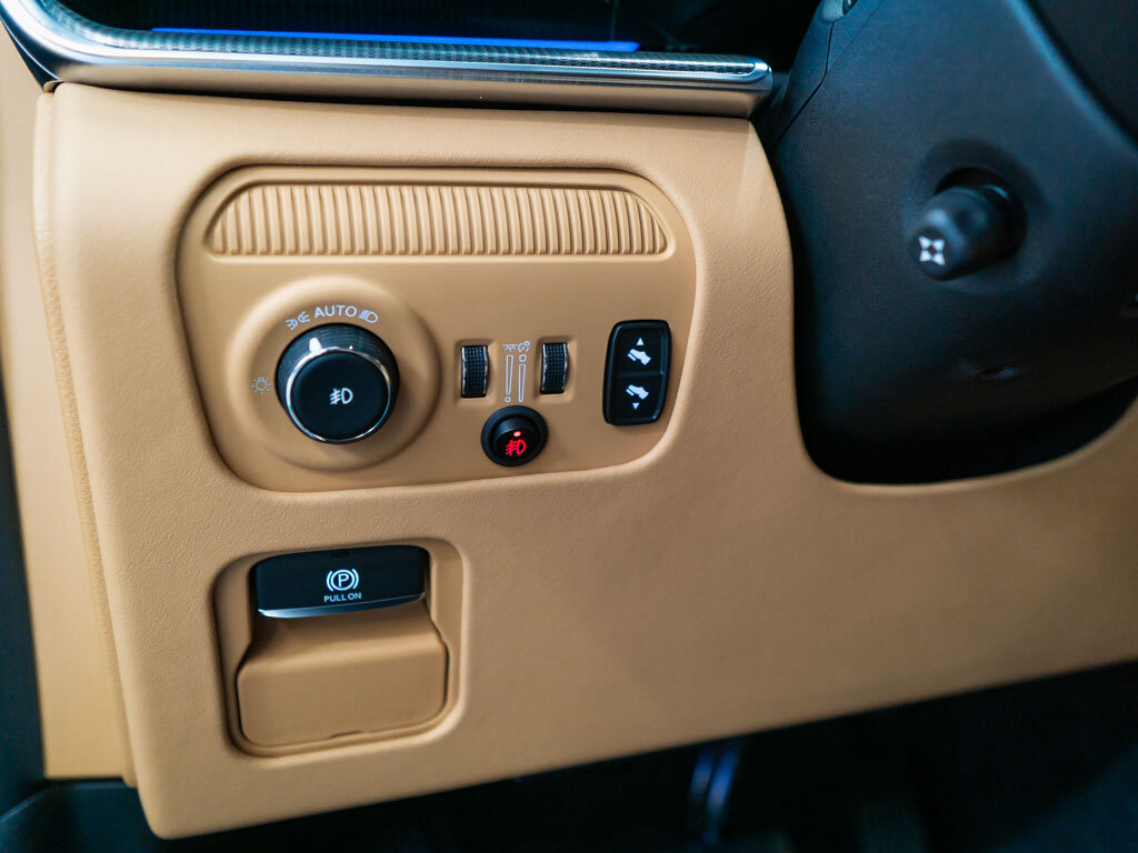 Jeep Grand Wagoneer SUV 6,4 l 351 kw