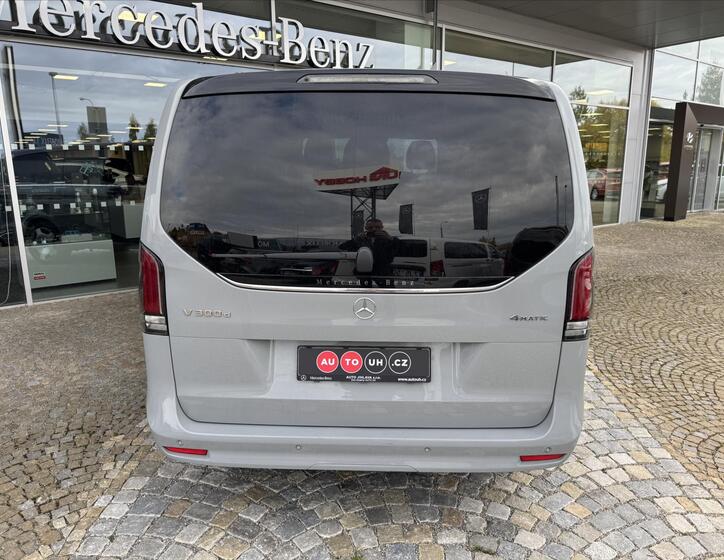 Mercedes-Benz Třídy V 32