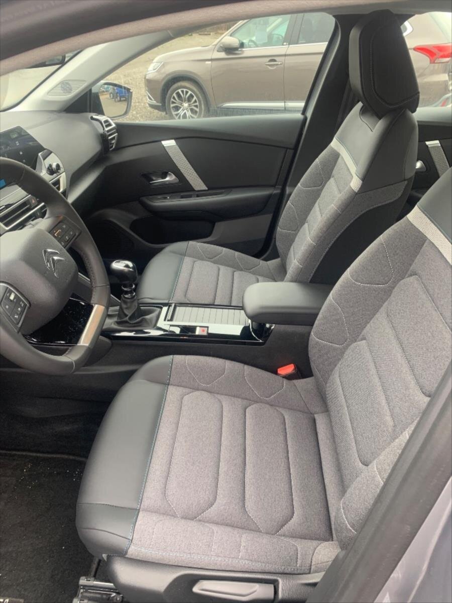 Citroën C4 X Sedan / Limuzína 1,2 l 74 kw