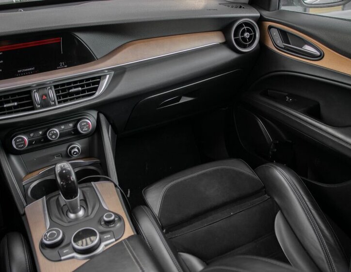 Alfa Romeo Stelvio SUV 2,0 l 206 kw