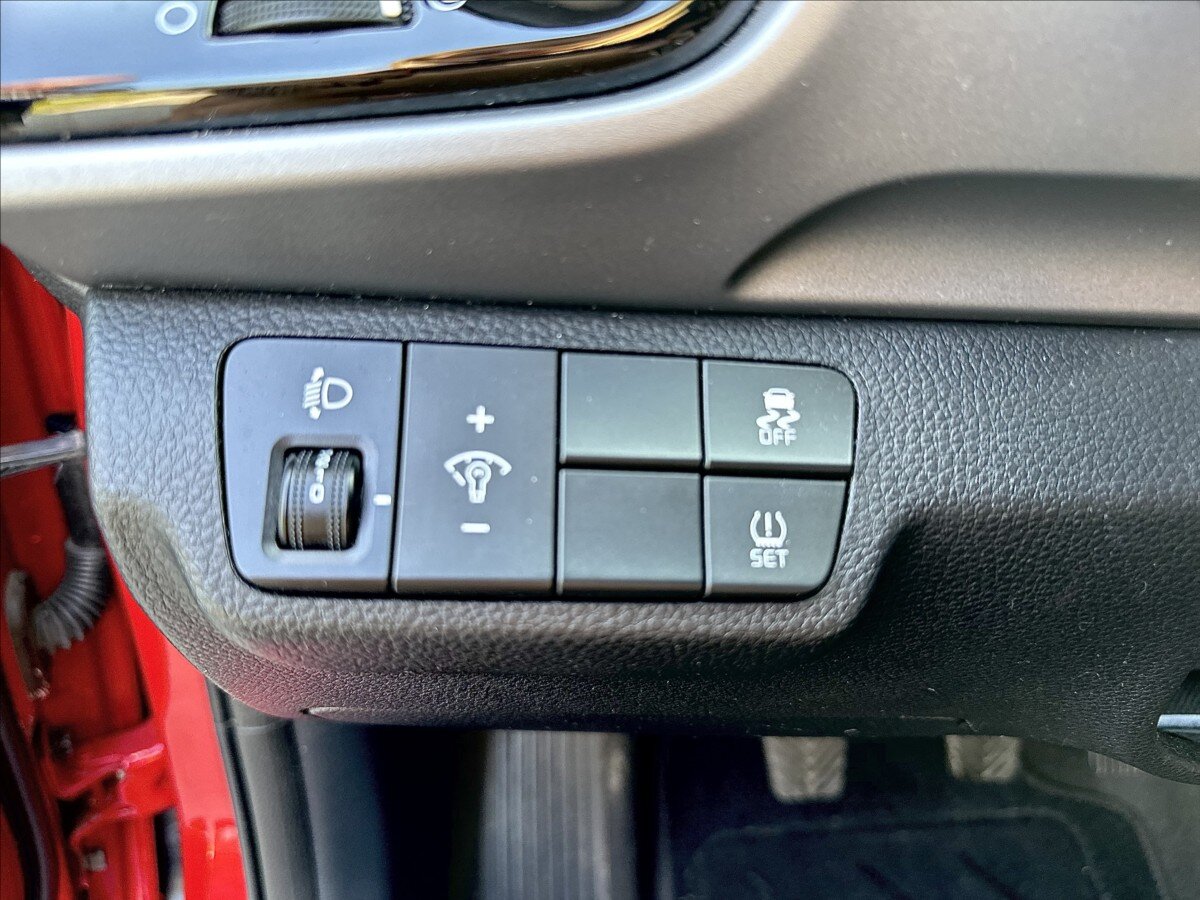 KIA Stonic SUV / Terénní 1,6 l 81 kw