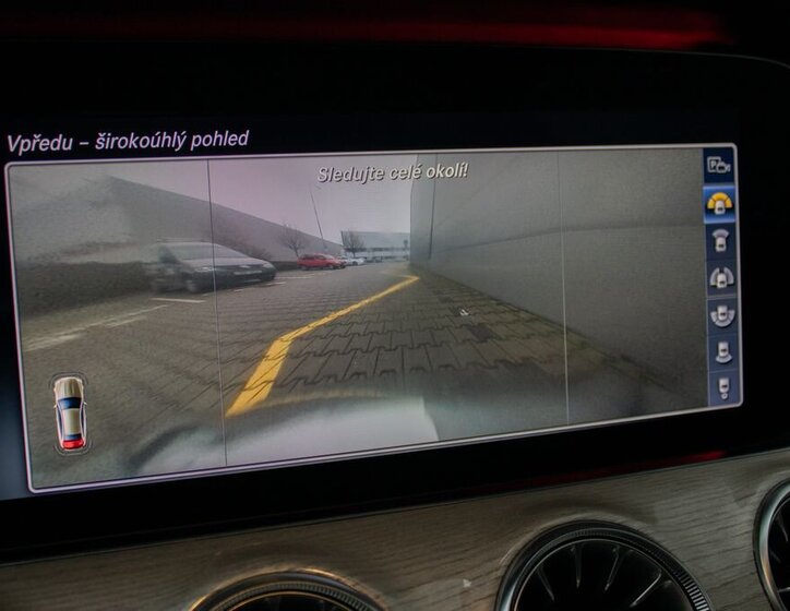 Mercedes-Benz Třídy E 32