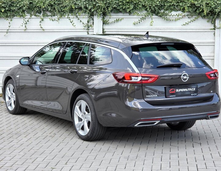 Opel Insignia Kombi 2,0 l 128 kw