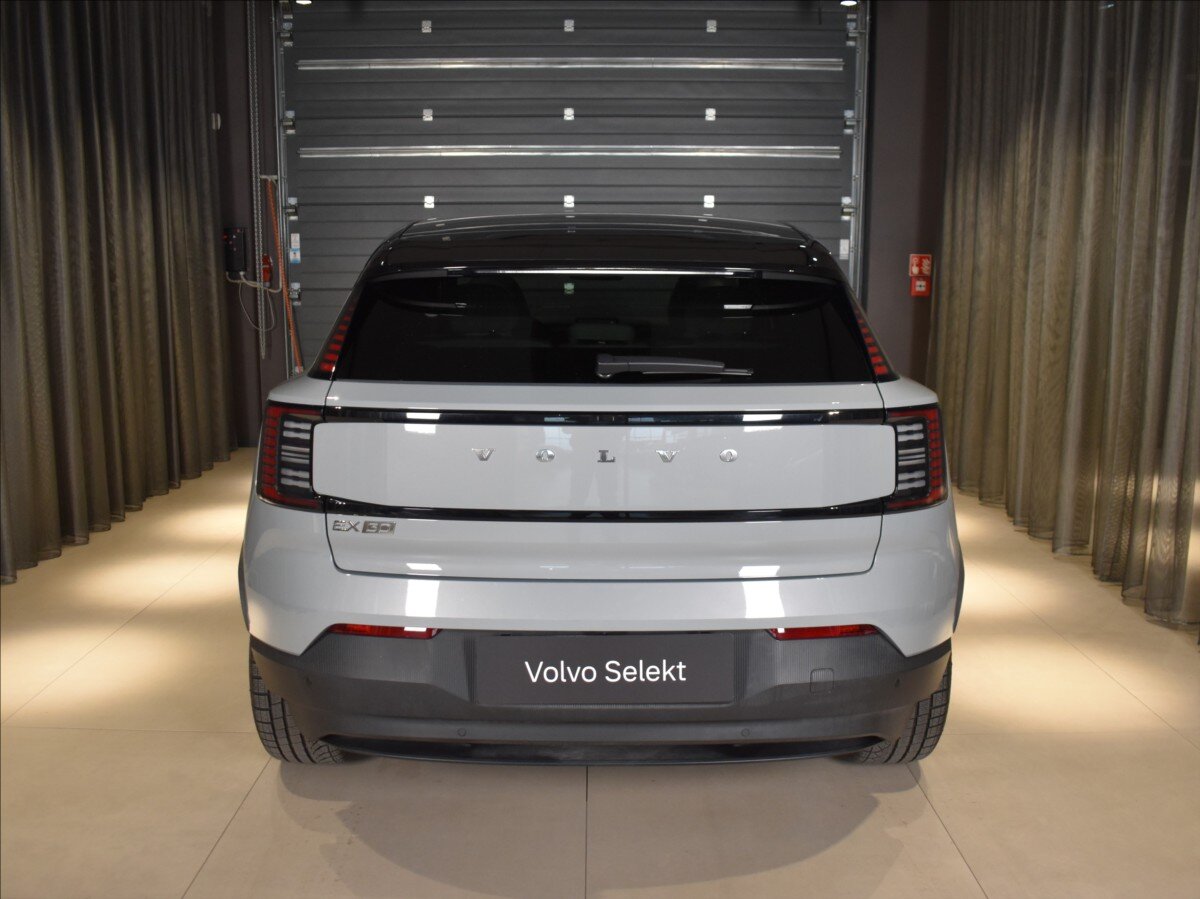 Volvo EX30 SUV / Terénní 0,0 315 kw