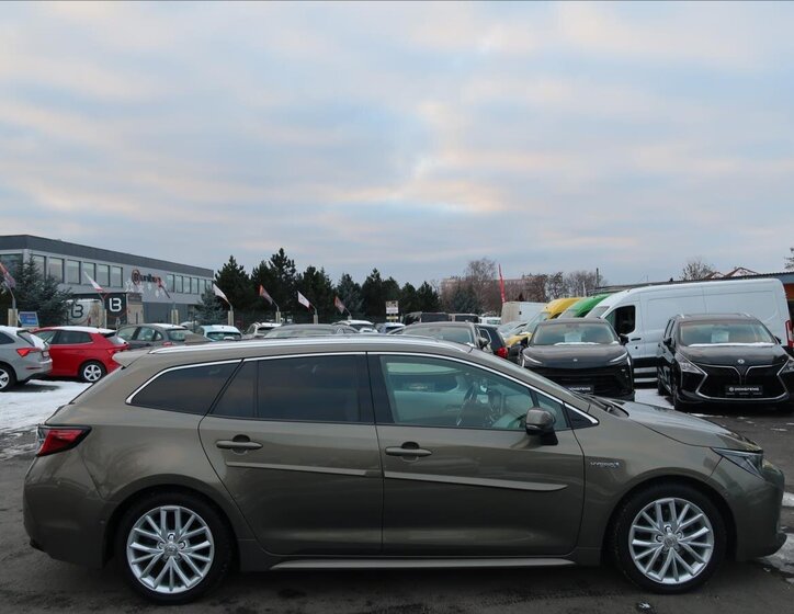 Toyota Corolla Kombi 2,0 l 132 kw