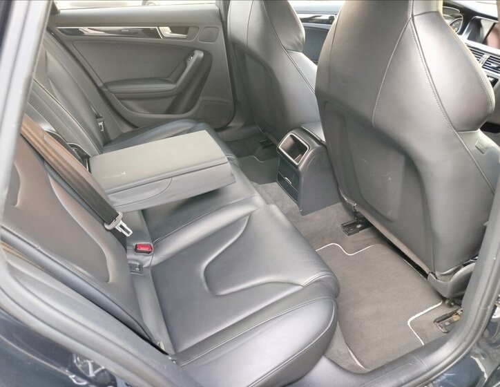 Audi A4 Kombi 2,0 l 140 kw