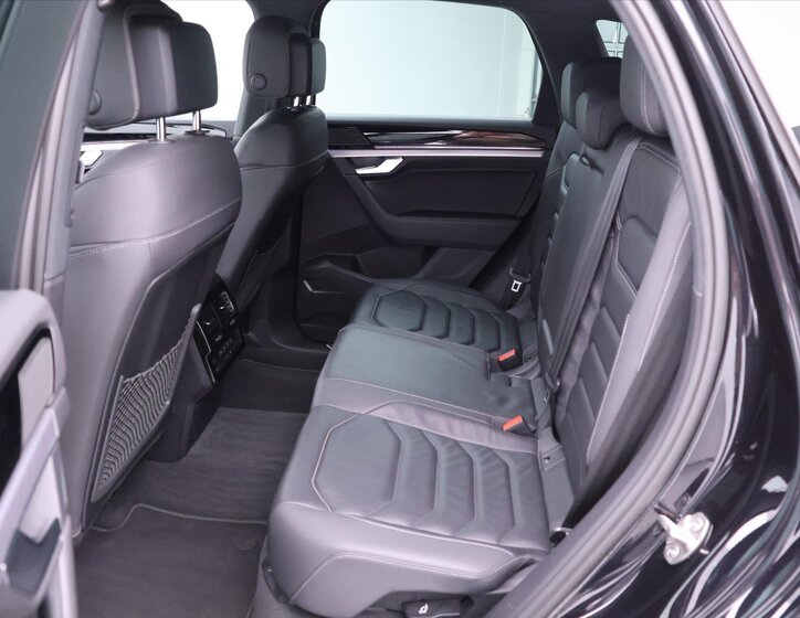 Volkswagen Touareg SUV / Terénní 3,0 l 210 kw