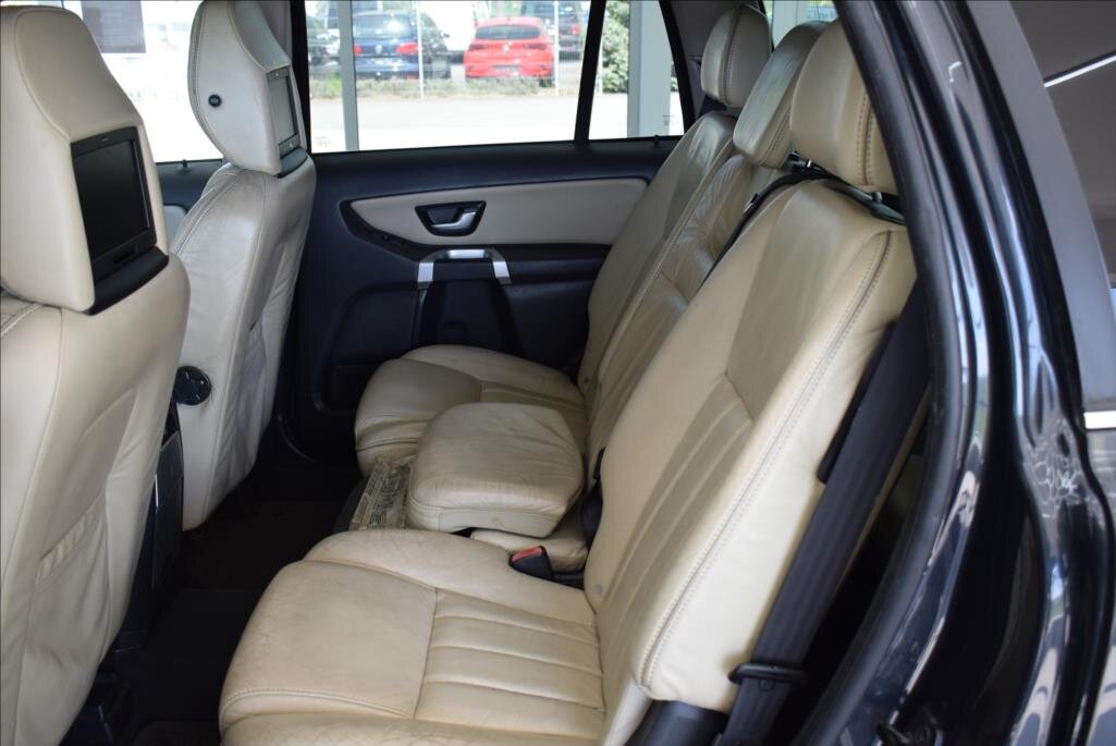 Volvo XC90 SUV / Terénní 2,4 l 136 kw
