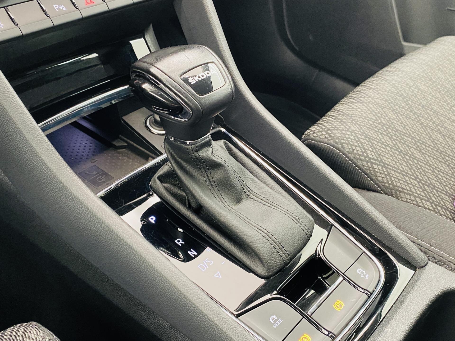 Škoda Karoq SUV / Terénní 1,5 l 110 kw