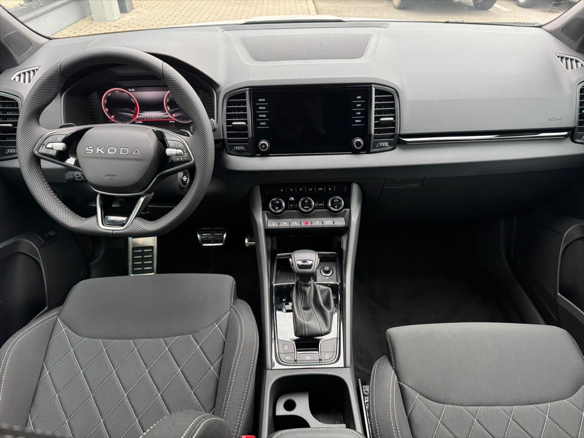 Škoda Karoq SUV 1,5 l 110 kw