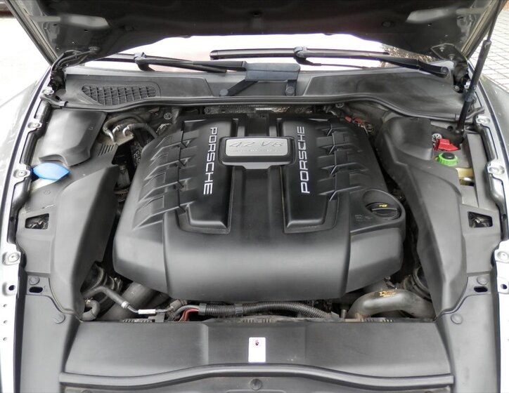 Porsche Cayenne SUV 4,1 l 281 kw