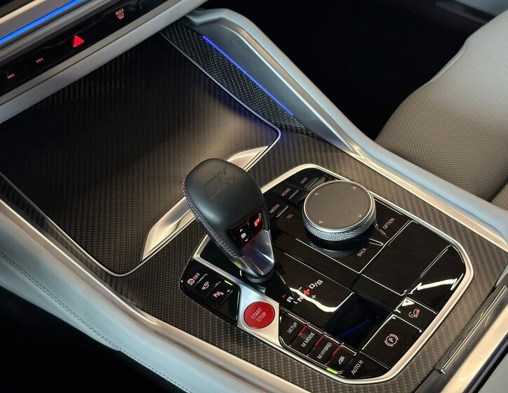 BMW XM SUV / Terénní 4,4 l 480 kw