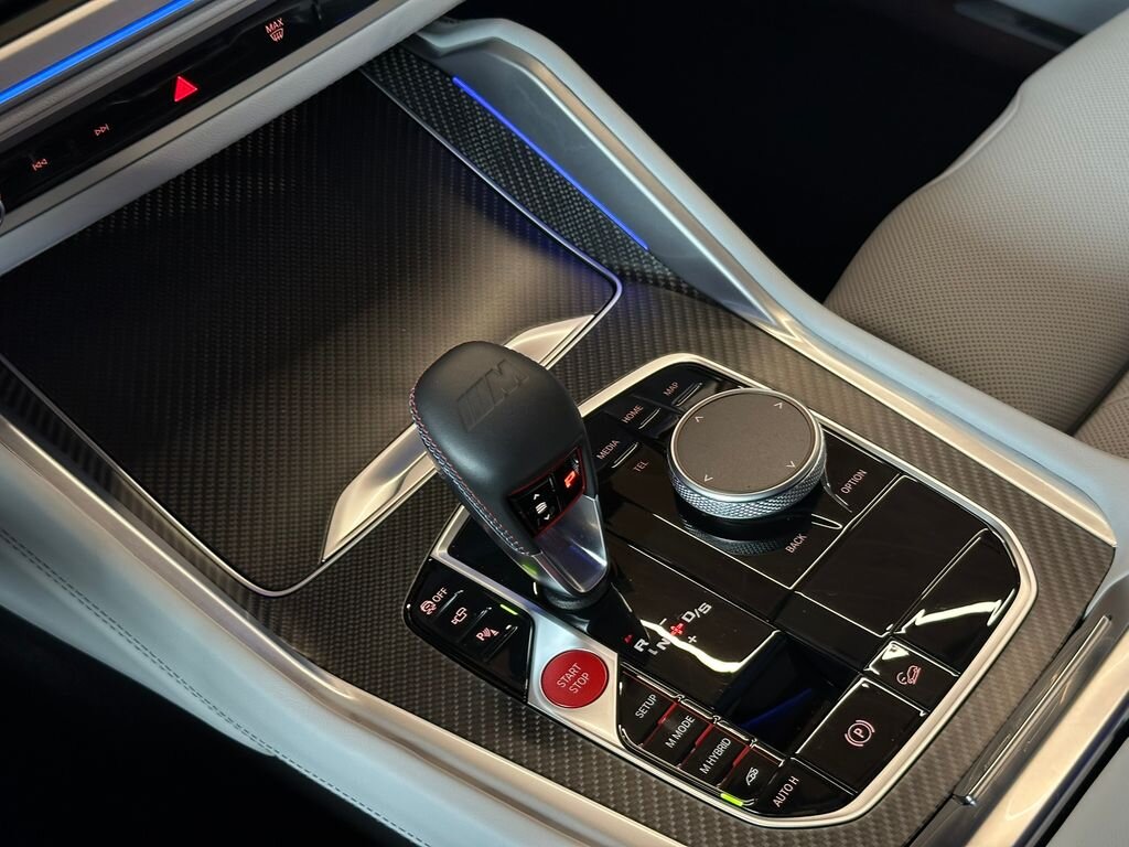 BMW XM SUV / Terénní 4,4 l 480 kw