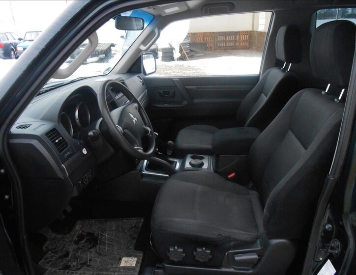 Mitsubishi Pajero SUV 3,2 l 147 kw