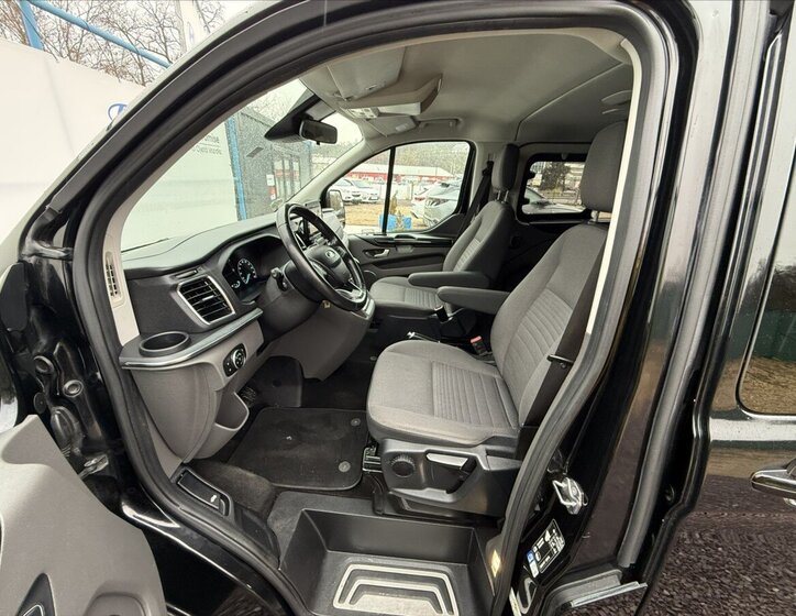 Ford Tourneo Custom MPV 2,0 l 125 kw