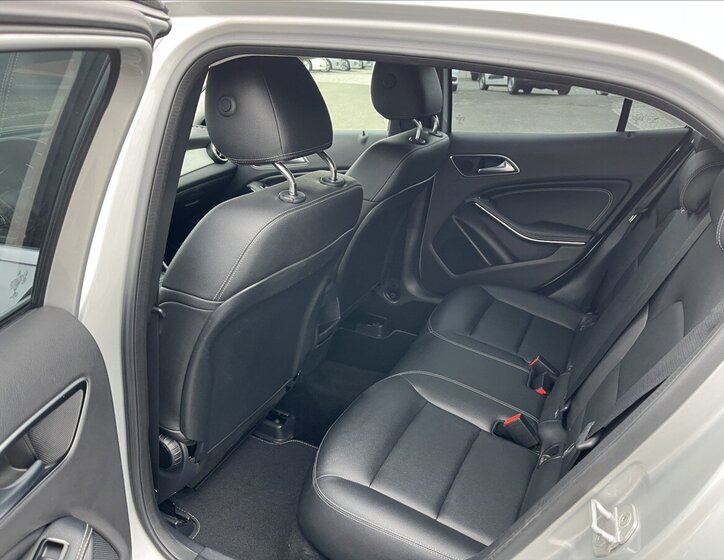 Mercedes-Benz GLA Hatchback 1,6 l 115 kw