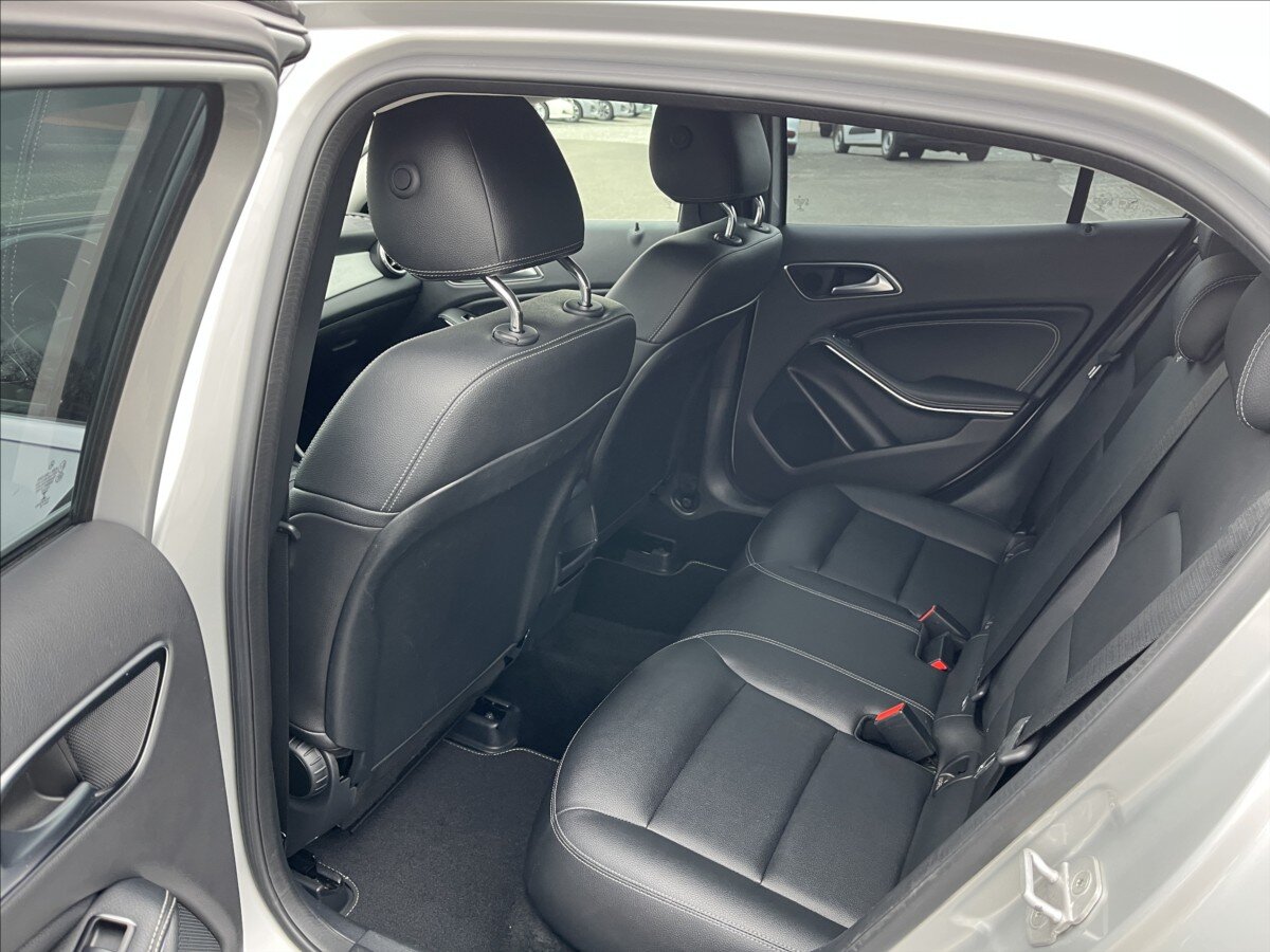 Mercedes-Benz GLA Hatchback 1,6 l 115 kw