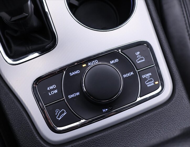 Jeep Grand Cherokee 30