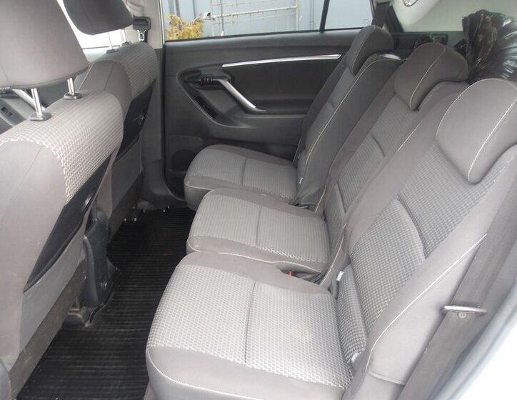 Toyota Verso MPV 1,6 l 82 kw