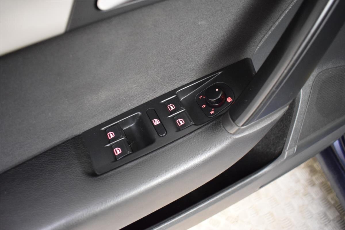 Volkswagen Passat Kombi 2,0 l 103 kw