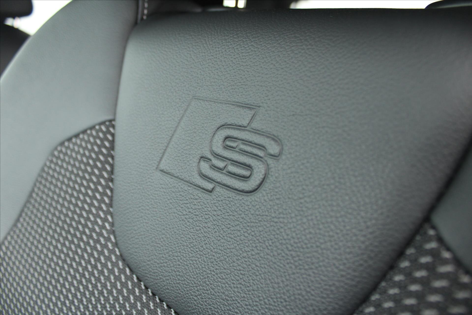 Audi Q2 SUV 2,0 l 140 kw