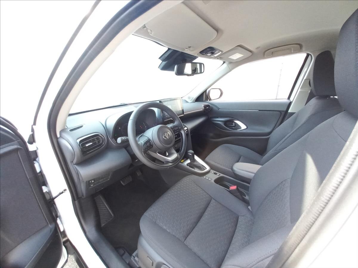 Toyota Yaris Cross CUV 1,5 l 68 kw