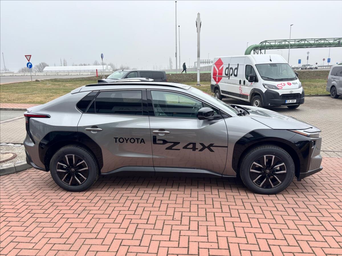 Toyota bZ4X SUV / Terénní 0,0 165 kw