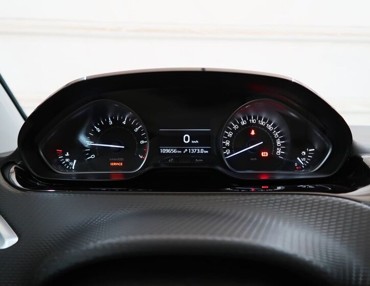 Peugeot 208 Hatchback 1,2 l 81 kw