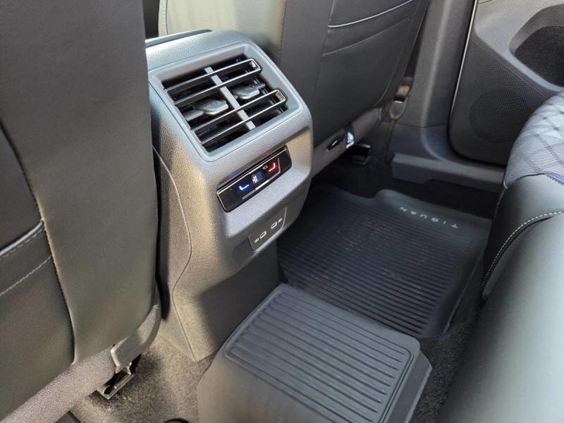 Volkswagen Tiguan SUV / Terénní 2,0 l 195 kw