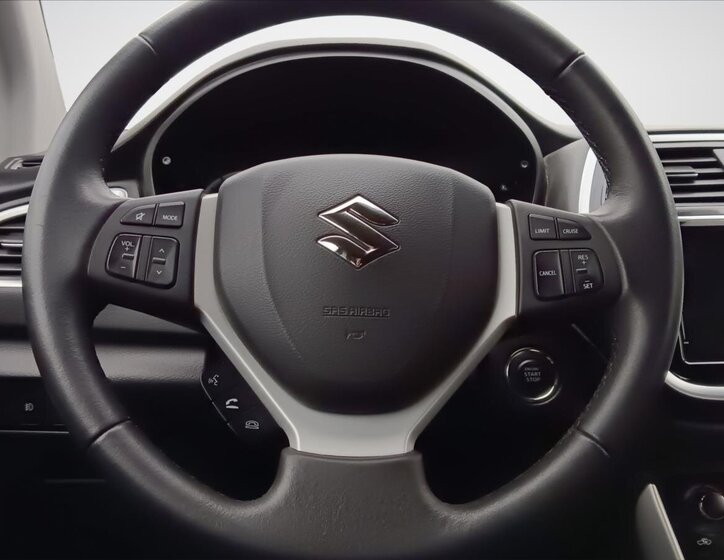 Suzuki SX4 S-Cross 11