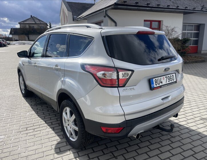 Ford Kuga SUV / Terénní 1,5 l 110 kw