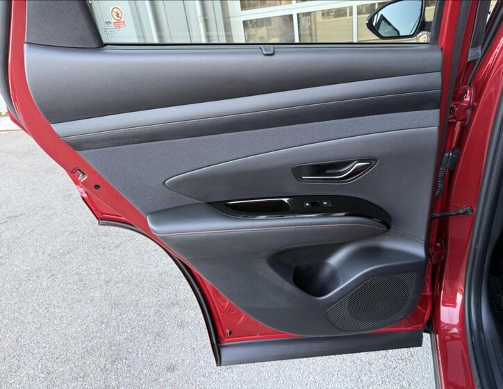 Hyundai Tucson SUV 1,6 l 158 kw