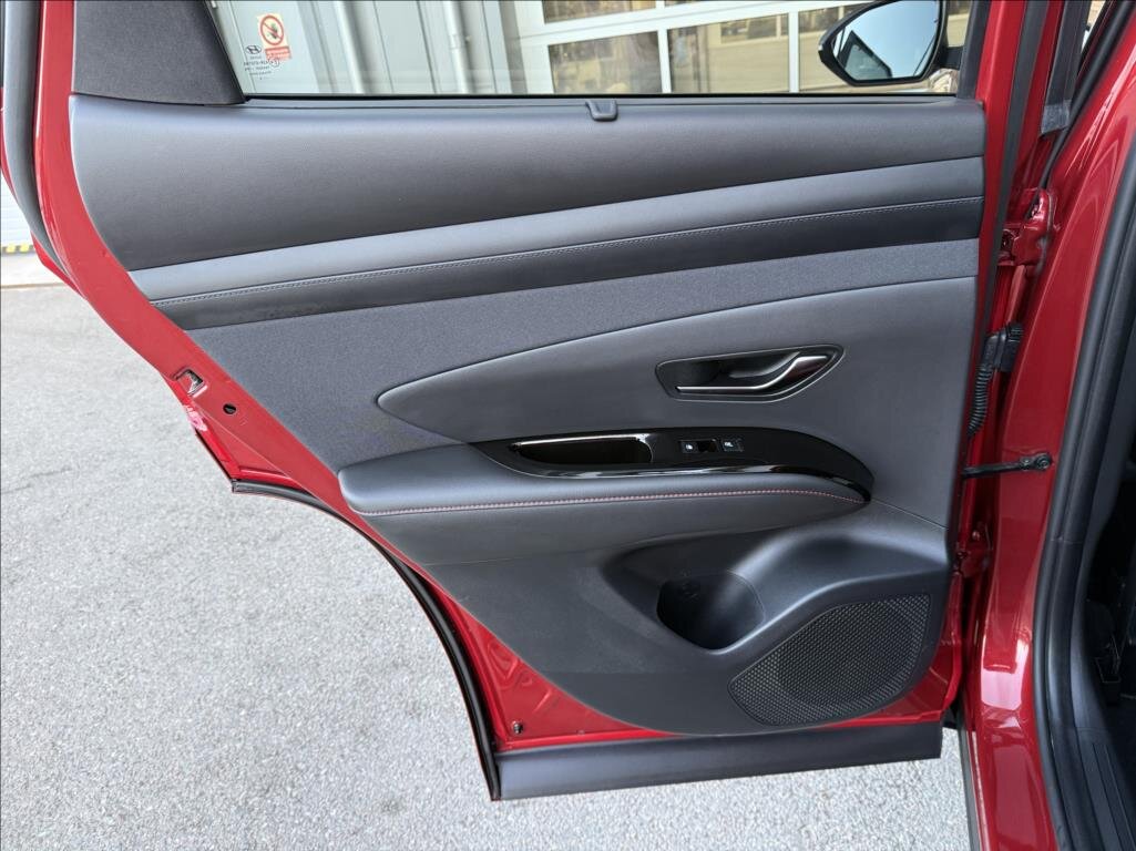 Hyundai Tucson SUV 1,6 l 158 kw