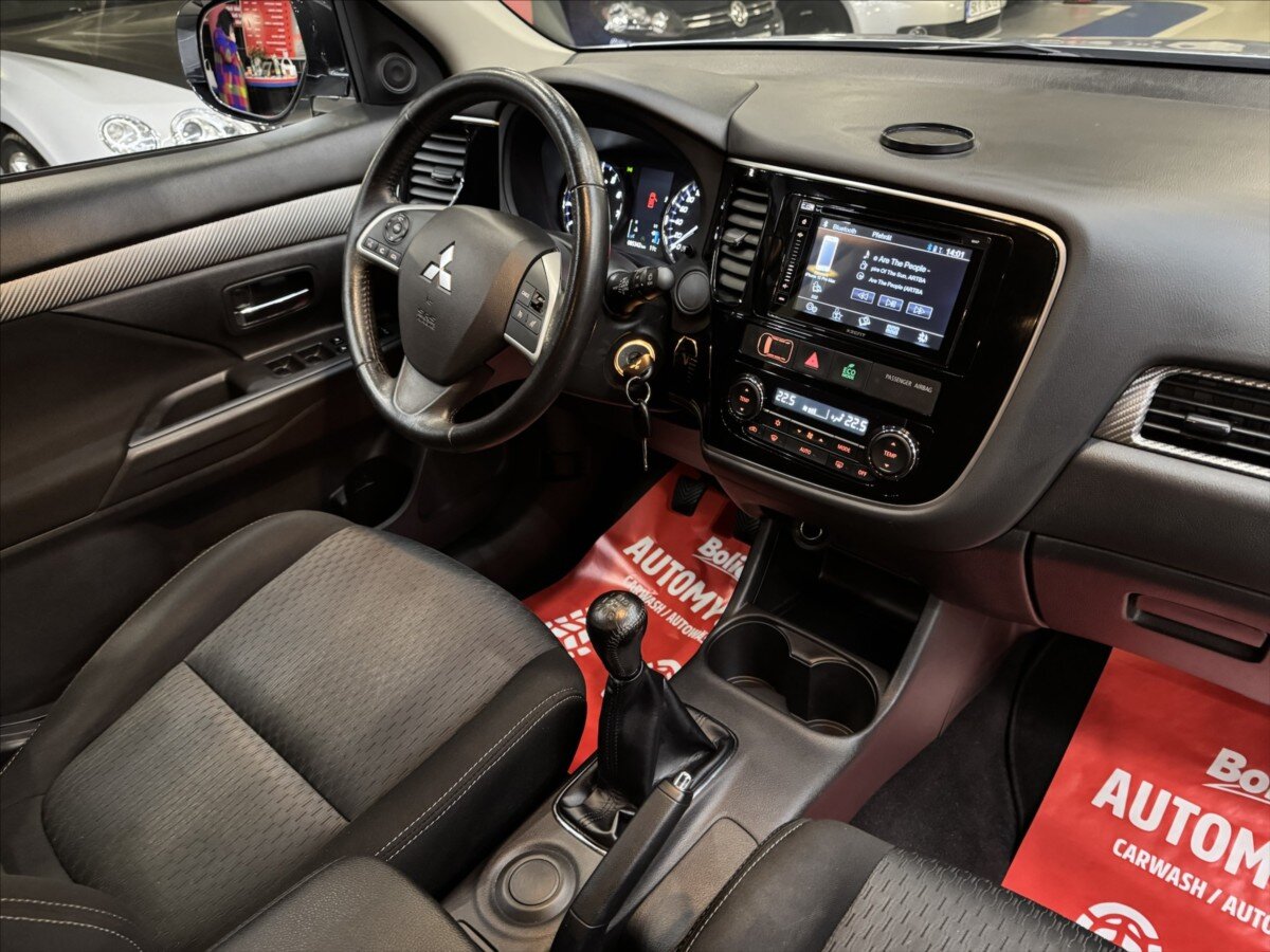 Mitsubishi Outlander SUV / Terénní 2,0 l 110 kw