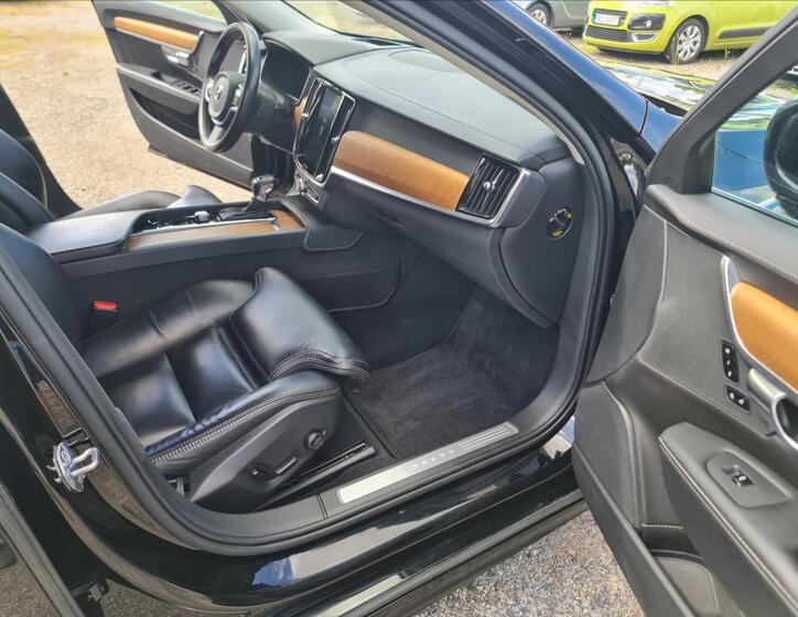 Volvo V90 21