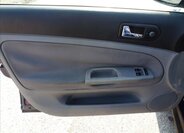 Volkswagen Passat Kombi 1,6 l 74 kw